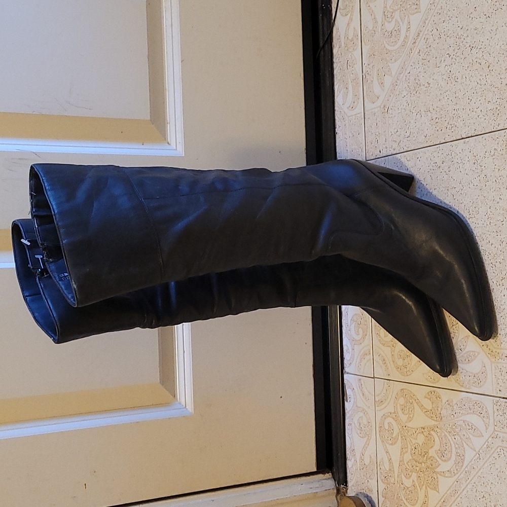 Black Leather Boots EU 39 (8.5)